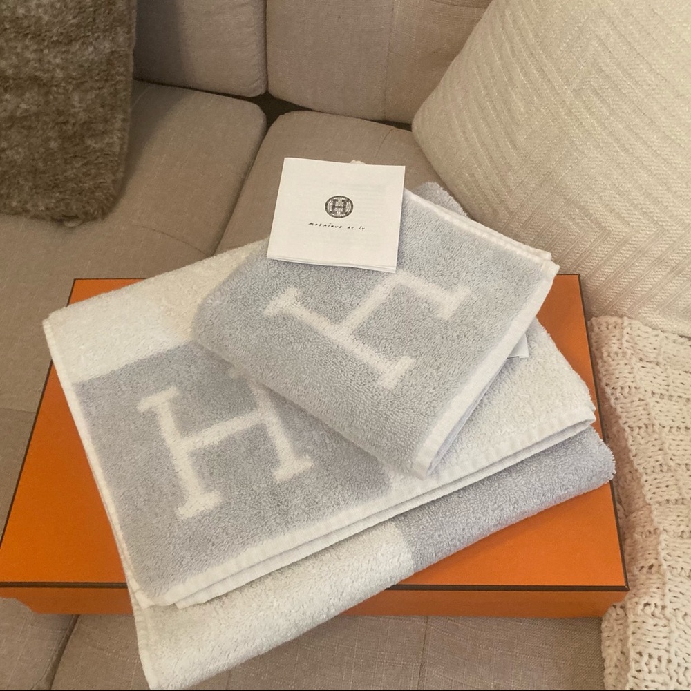 Hermès Avalon Towel Set & Box